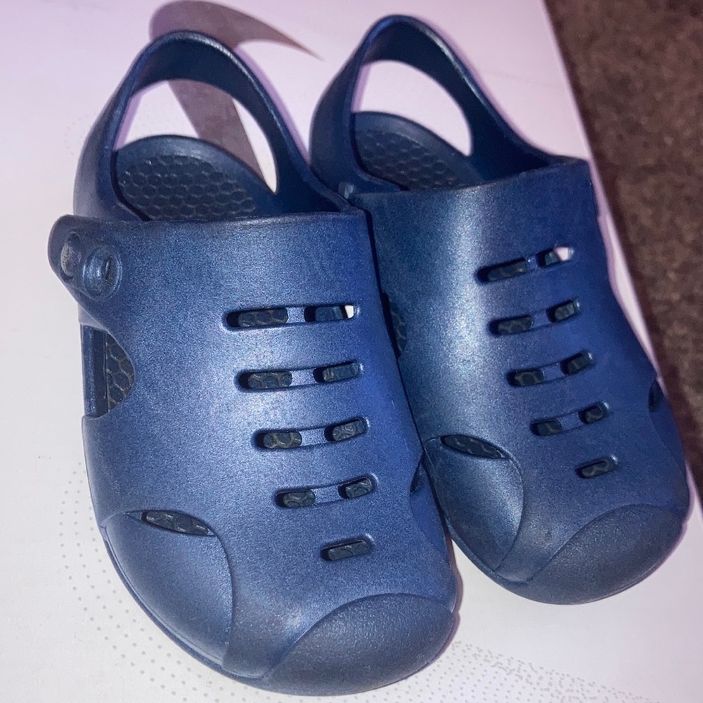 Blue Okabashi toddler clogs